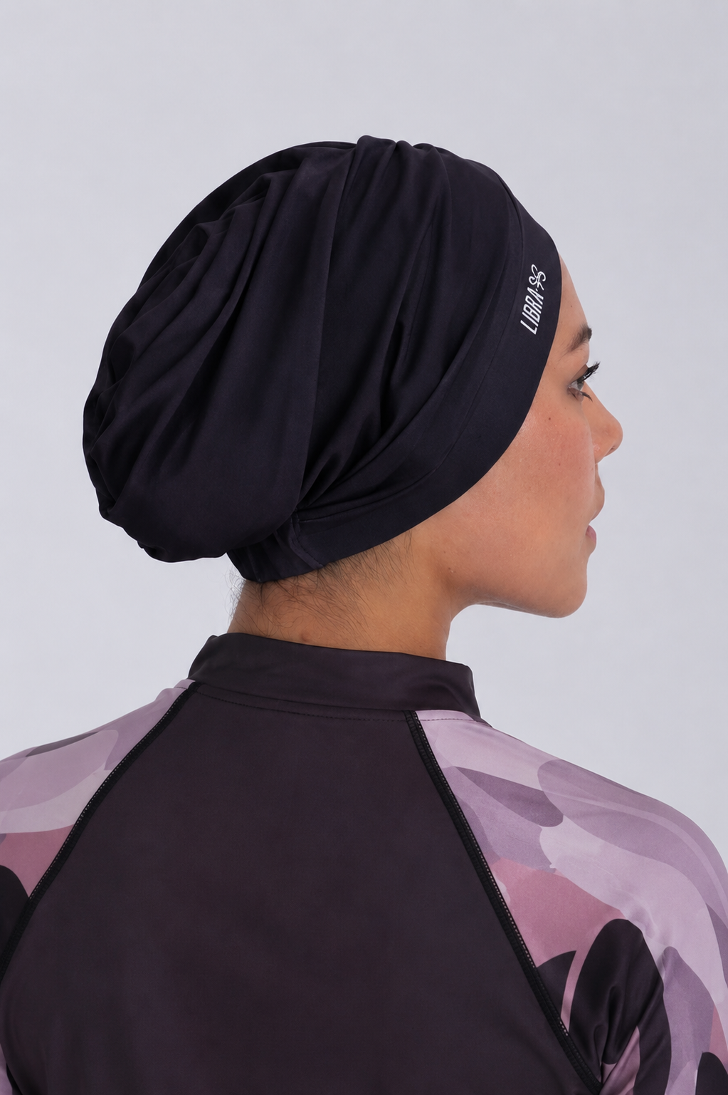 عمامة سباحة أنيقة - بيضاء