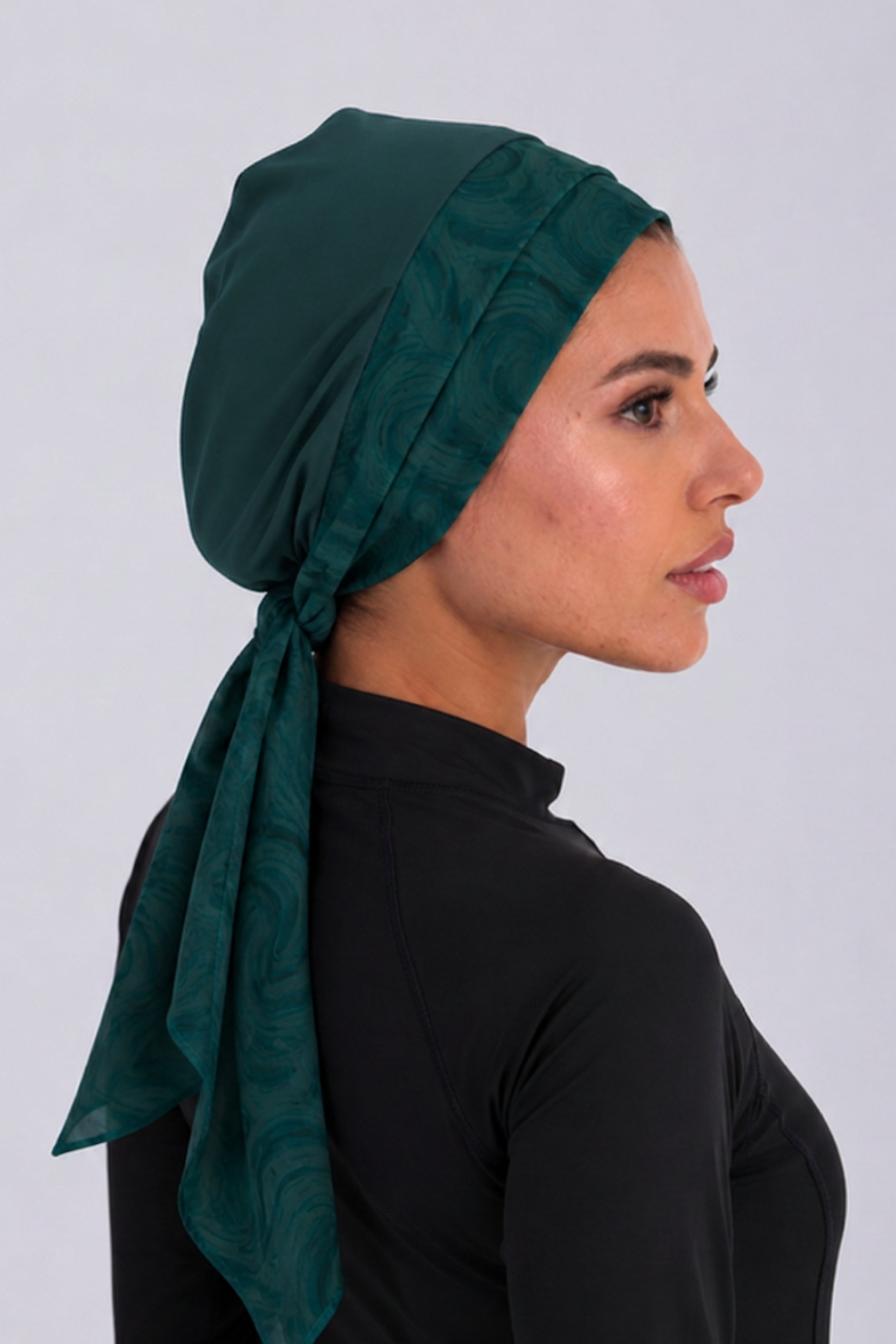 عمامة سباحة أنيقة - بيضاء